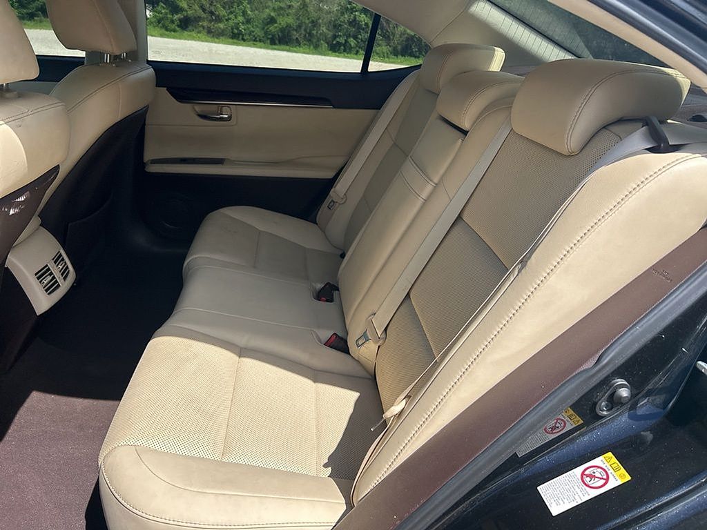 Thumbnail: 2017 Lexus ES - 8