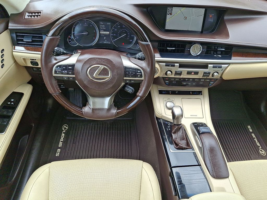 Thumbnail: 2017 Lexus ES - 8