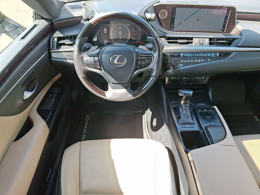 Thumbnail: 2019 Lexus ES - 8