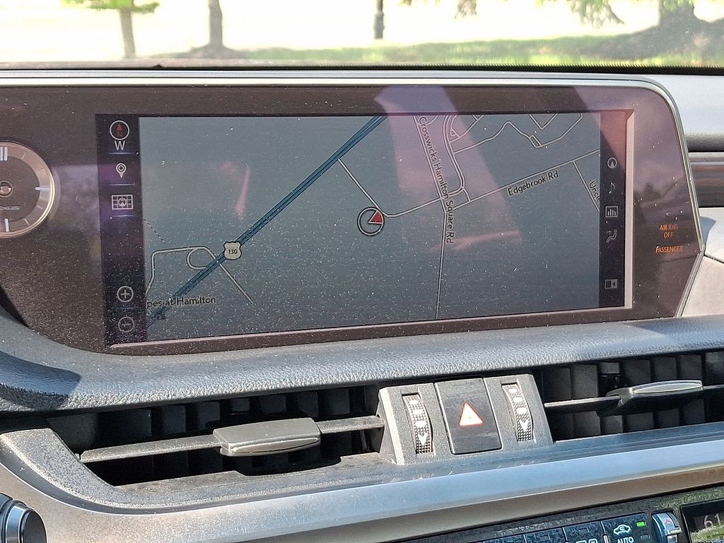 Thumbnail: 2019 Lexus ES - 11
