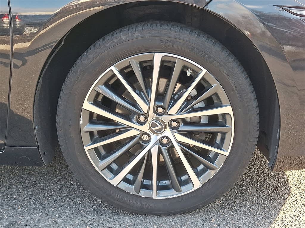 Thumbnail: 2023 Lexus ES - 7