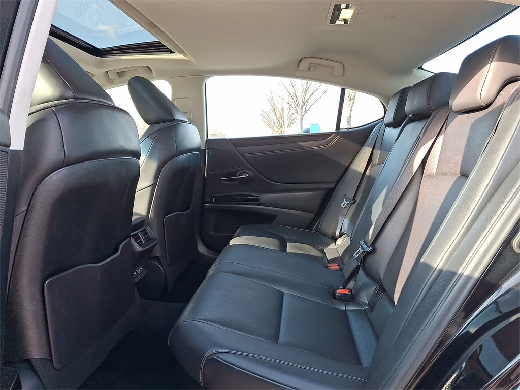 Thumbnail: 2023 Lexus ES - 10