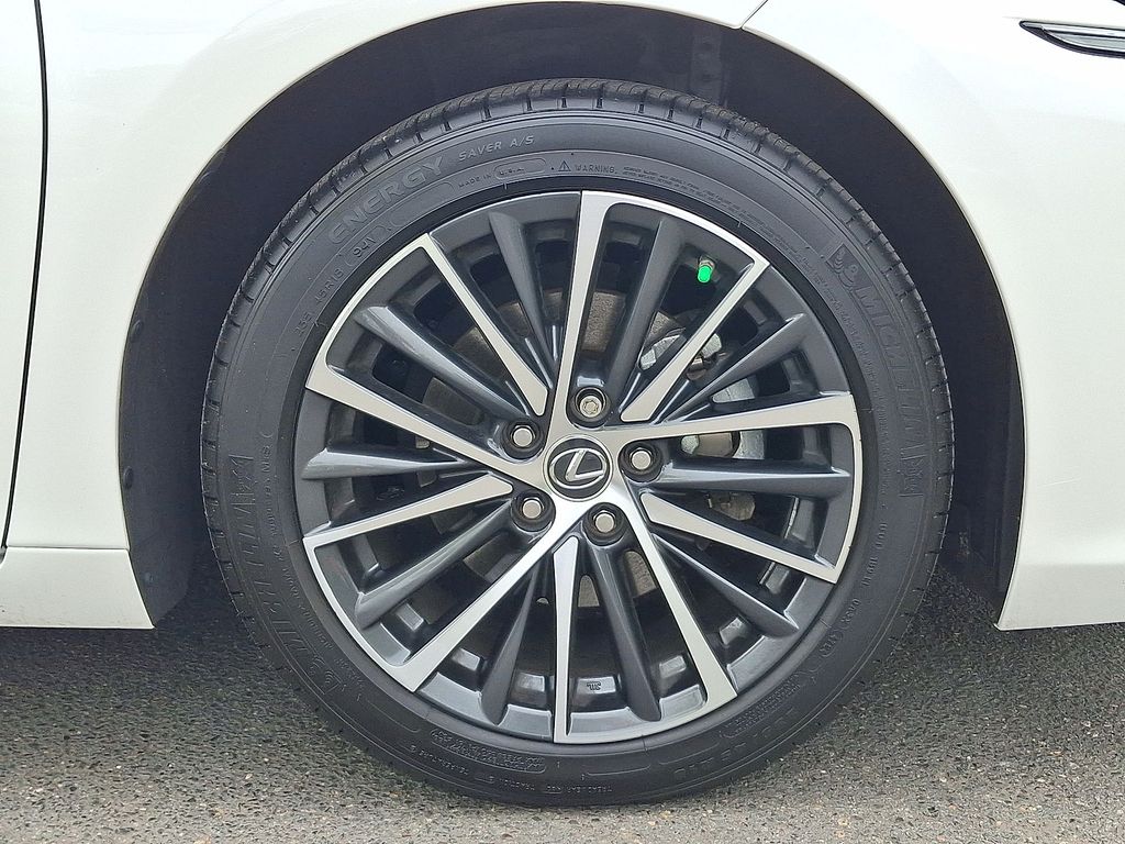 Thumbnail: 2023 Lexus ES - 7