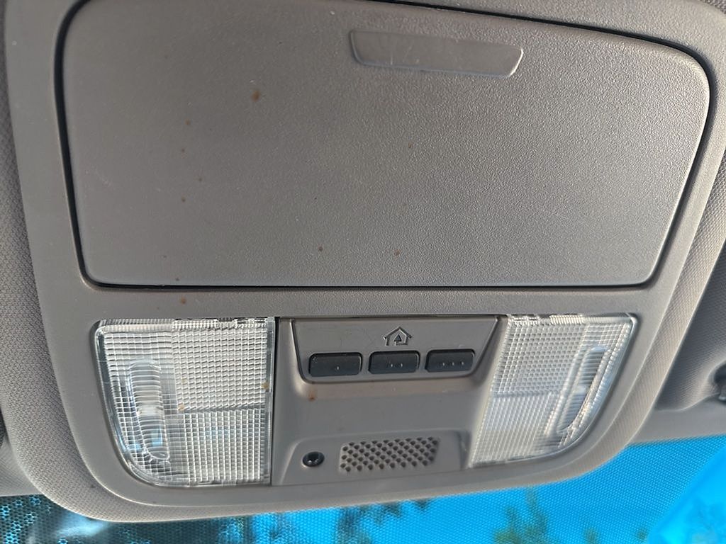 Thumbnail: 2010 Honda Odyssey - 18