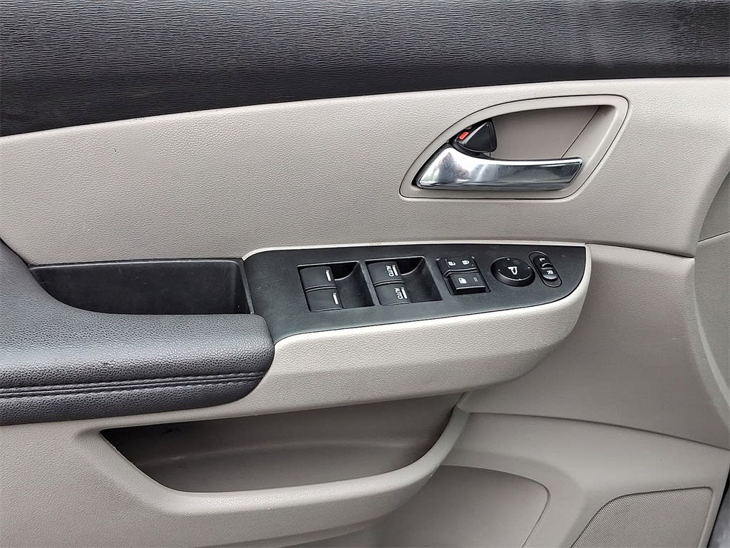 2016 Honda Odyssey SE 19