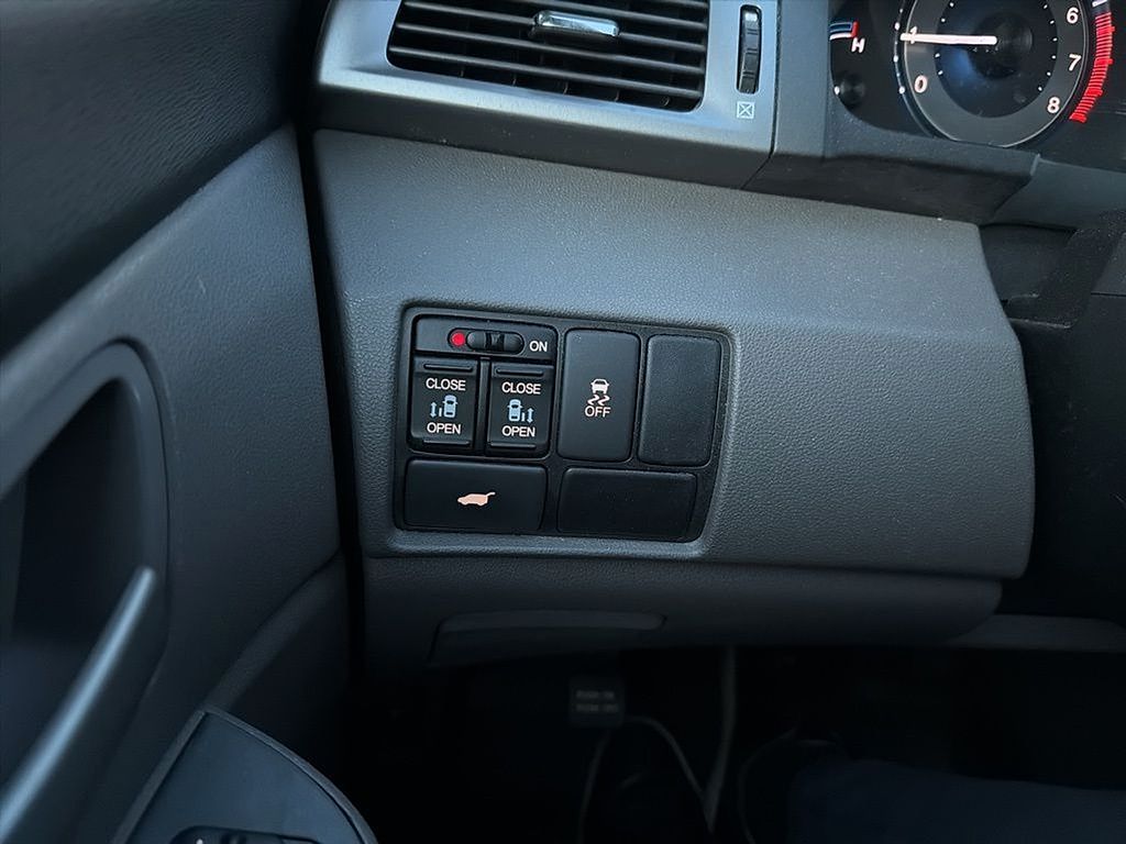 Thumbnail: 2013 Honda Odyssey - 20