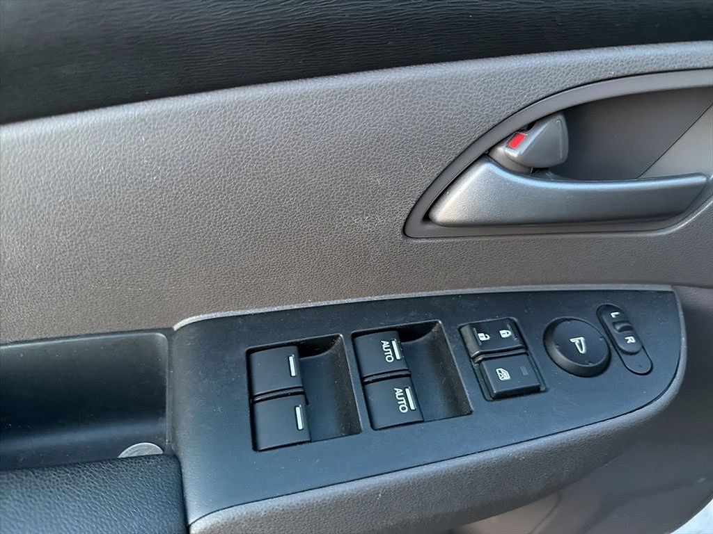 Thumbnail: 2013 Honda Odyssey - 19