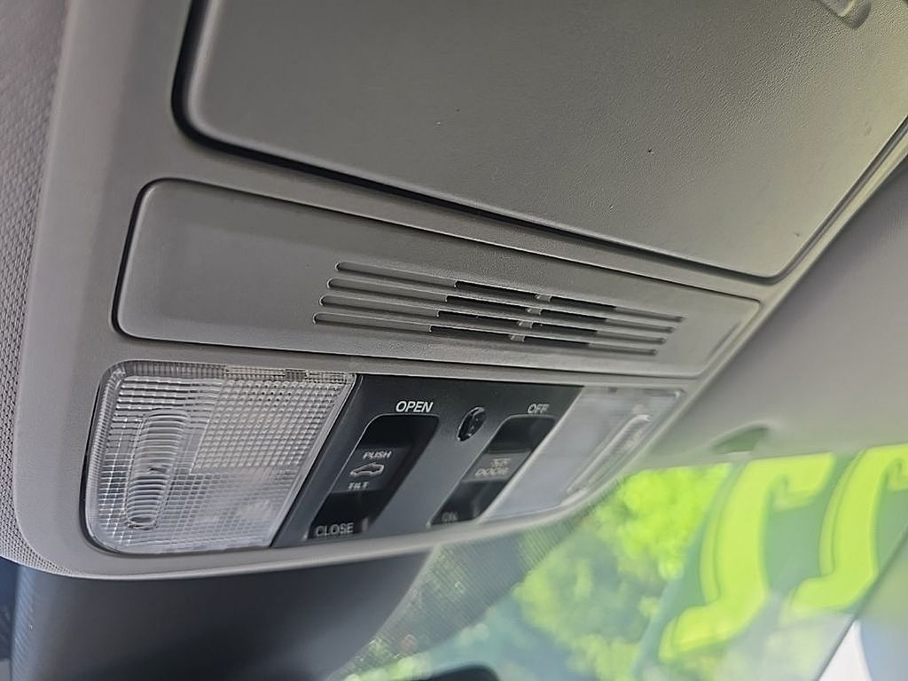Thumbnail: 2022 Honda Odyssey - 23
