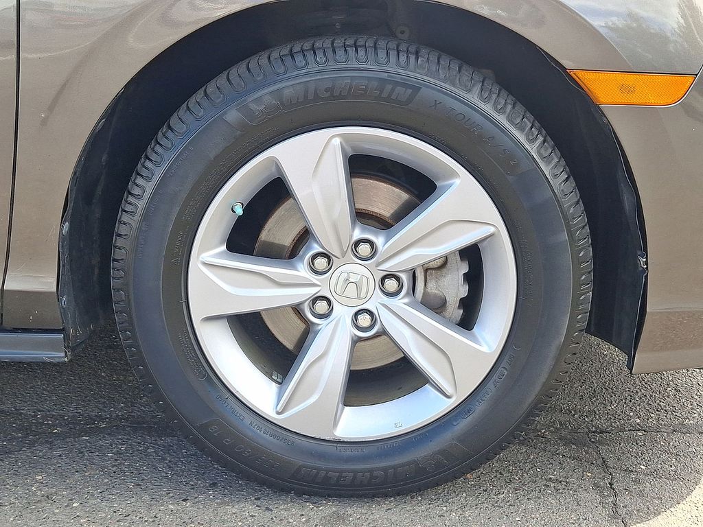Thumbnail: 2018 Honda Odyssey - 8