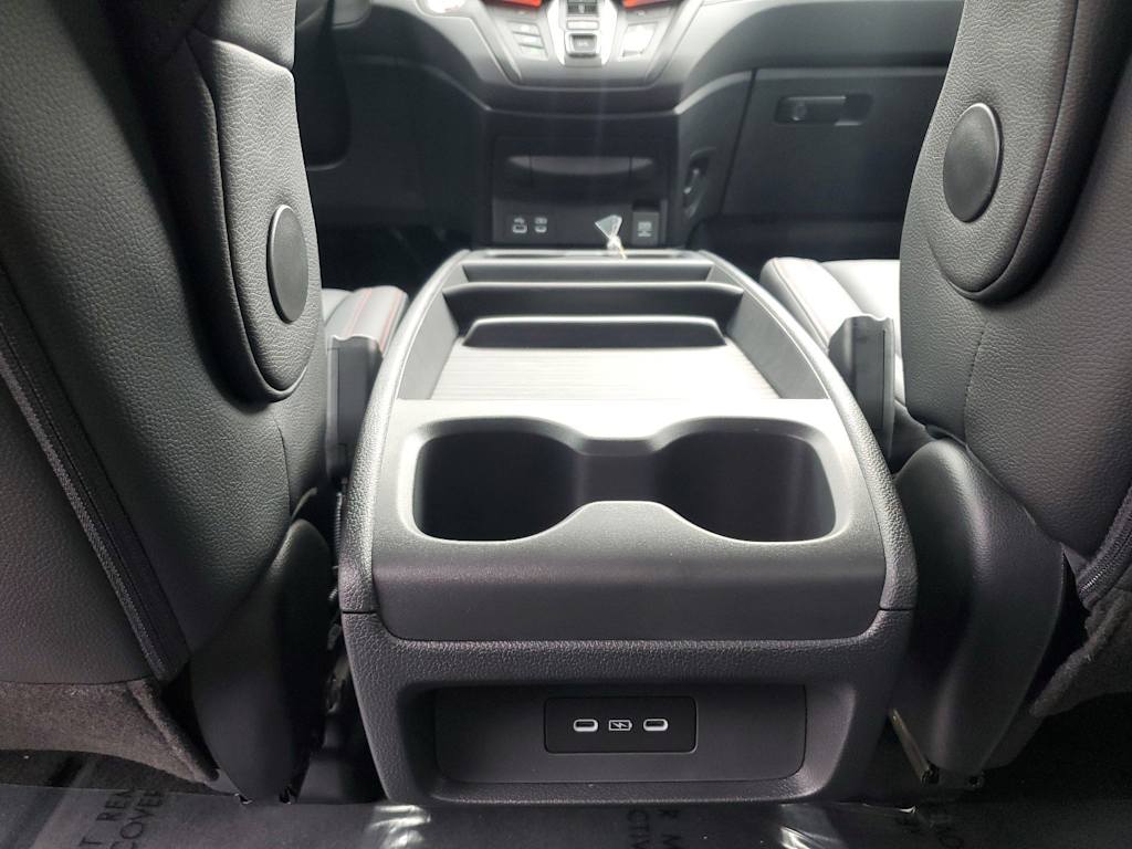 Thumbnail: 2027 Honda Odyssey - 26