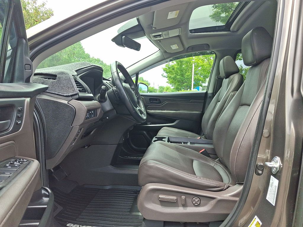 Thumbnail: 2021 Honda Odyssey - 8