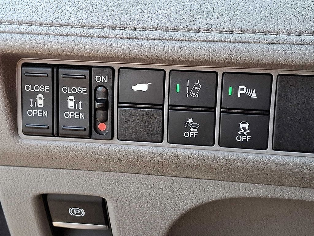 Thumbnail: 2019 Honda Odyssey - 28