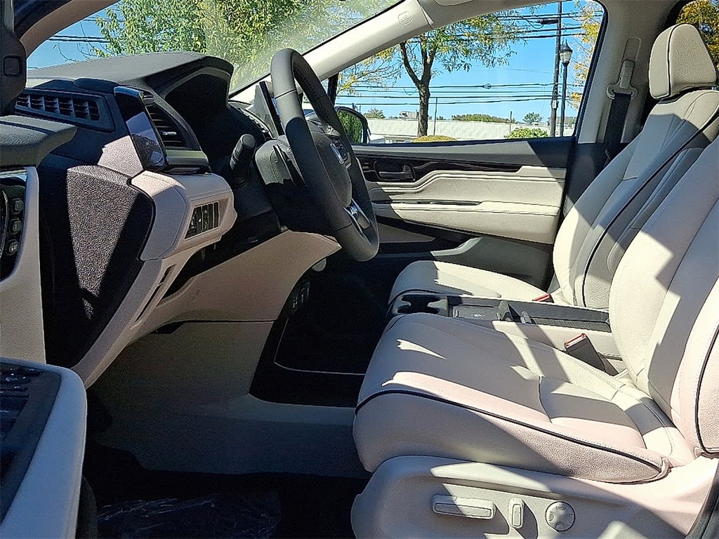 Thumbnail: 2026 Honda Odyssey - 8