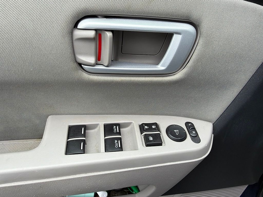 Thumbnail: 2012 Honda Pilot - 17