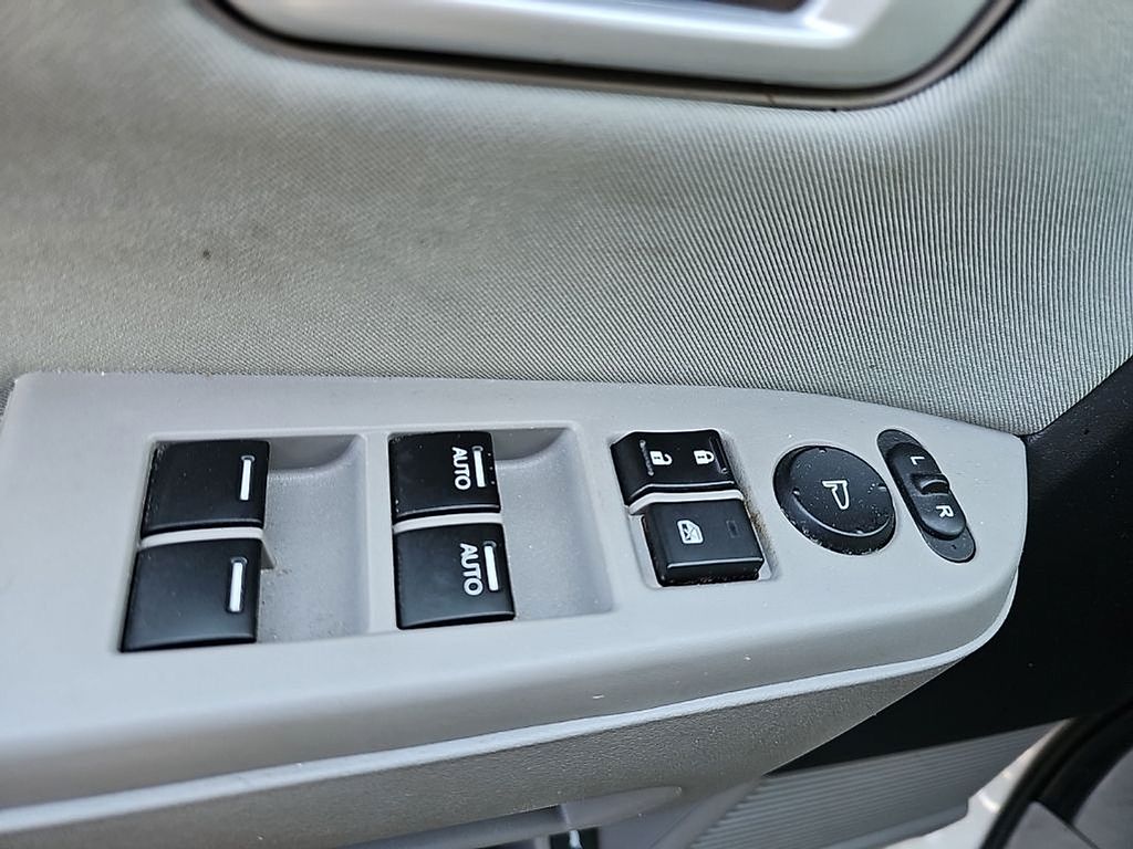Thumbnail: 2015 Honda Pilot - 16