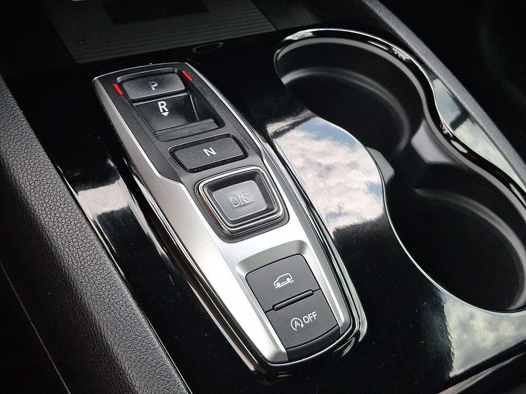 Thumbnail: 2019 Honda Pilot - 12