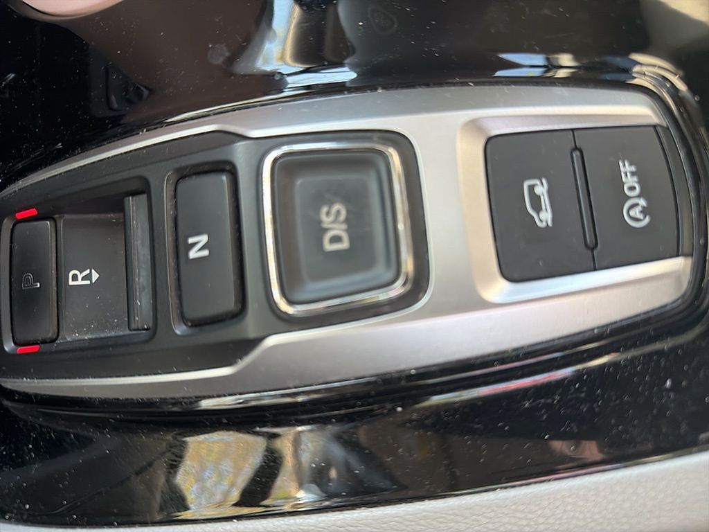Thumbnail: 2016 Honda Pilot - 21