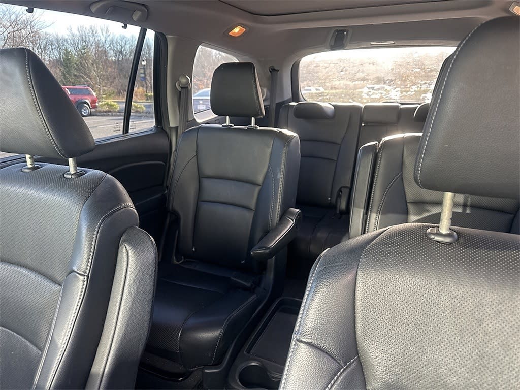 Thumbnail: 2017 Honda Pilot - 6