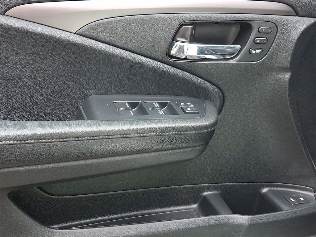 Thumbnail: 2021 Honda Pilot - 15