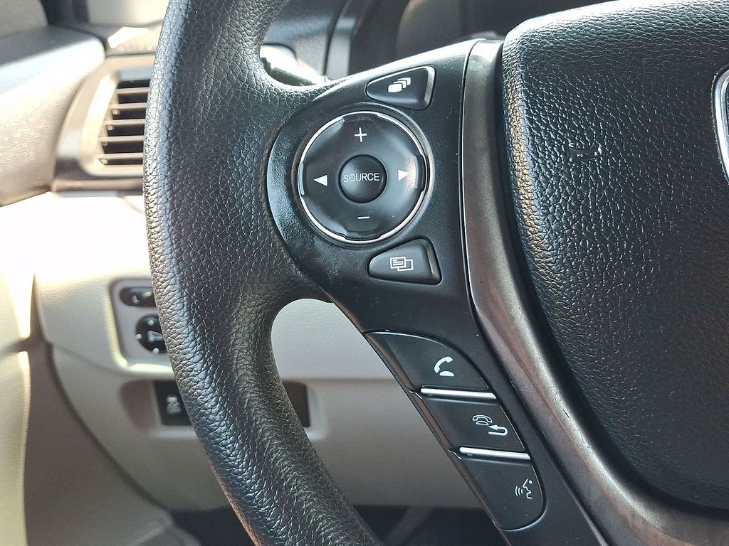 Thumbnail: 2017 Honda Pilot - 20