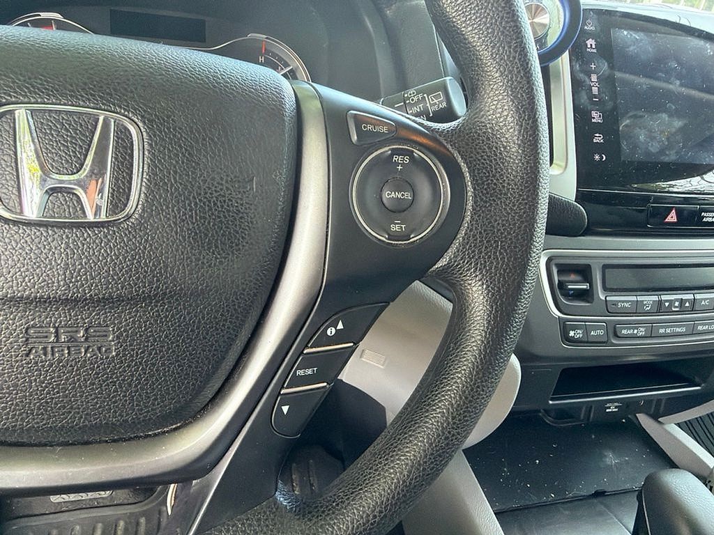 Thumbnail: 2018 Honda Pilot - 17