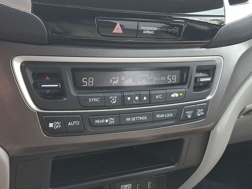 Thumbnail: 2018 Honda Pilot - 22