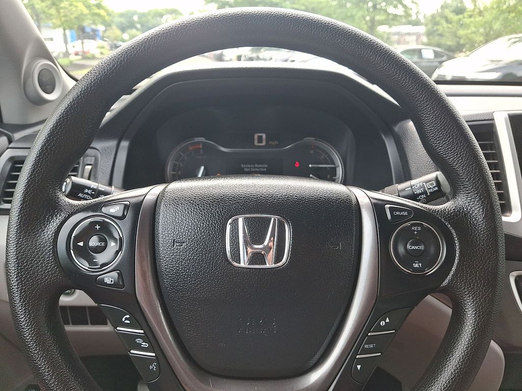 Thumbnail: 2018 Honda Pilot - 19