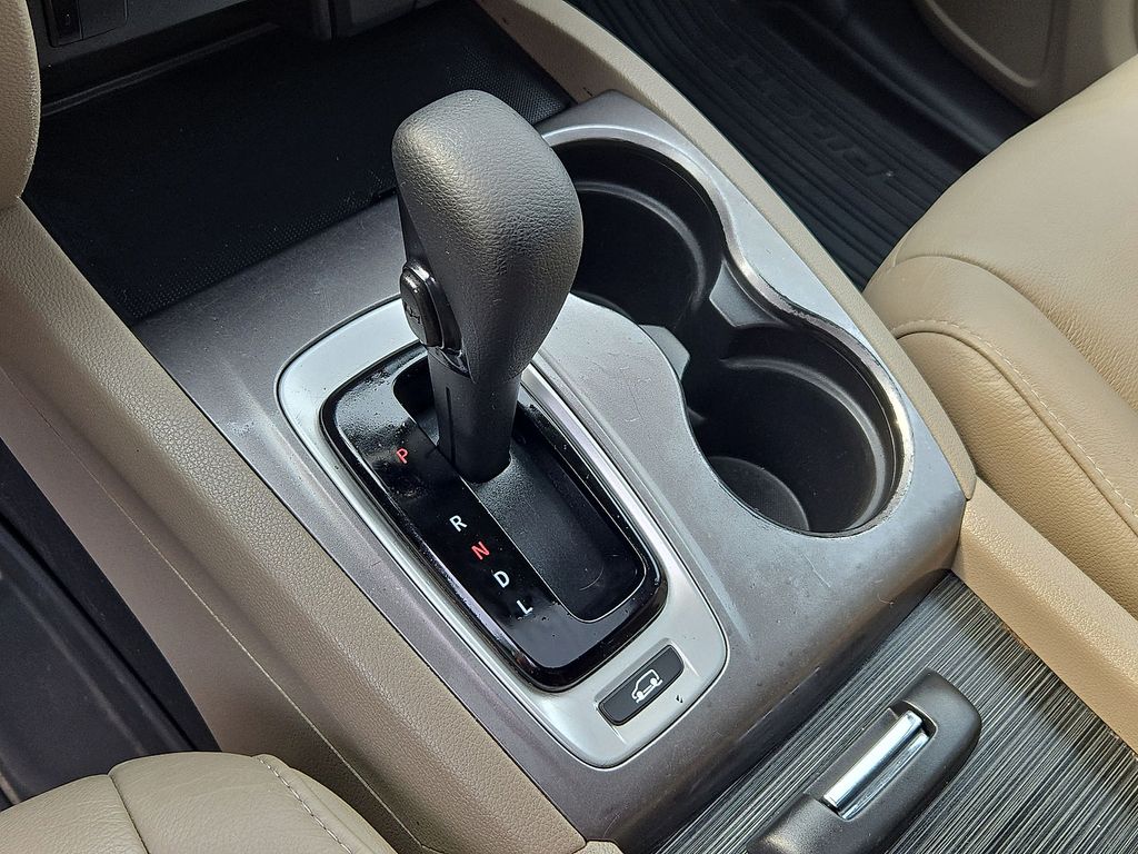Thumbnail: 2019 Honda Pilot - 15