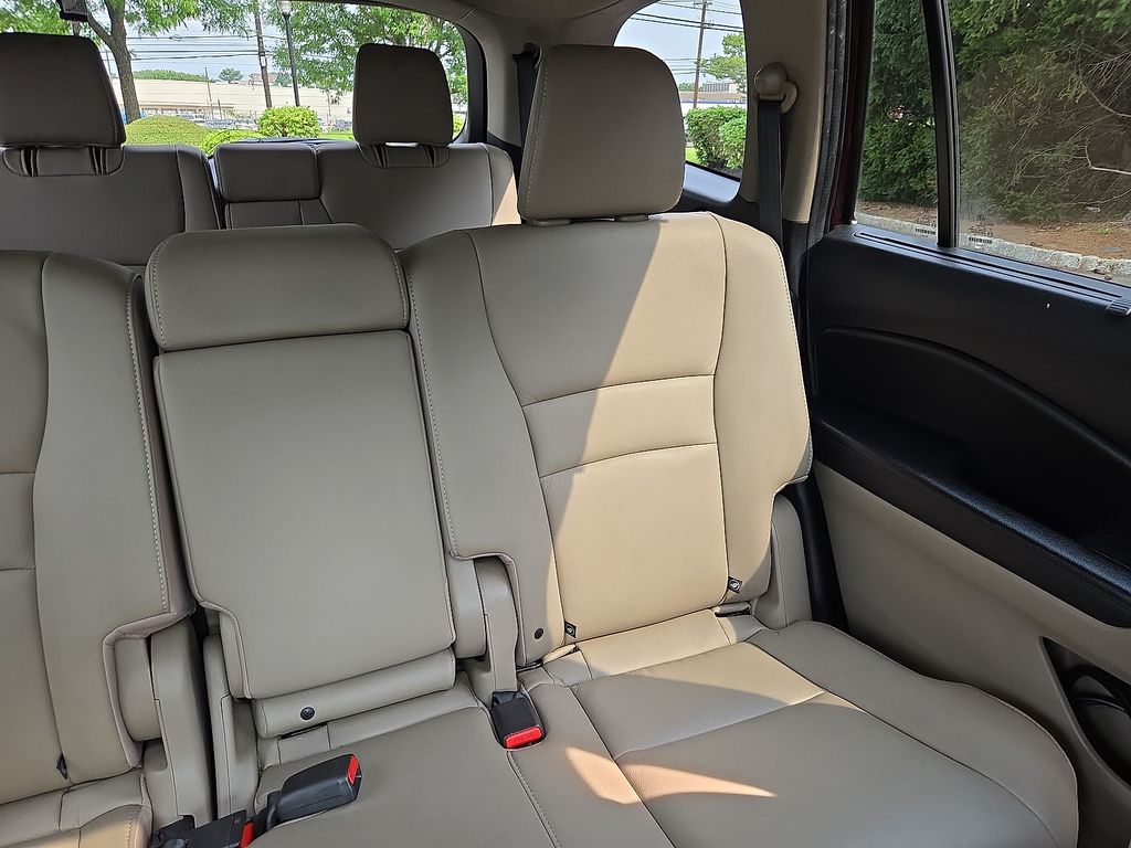 Thumbnail: 2019 Honda Pilot - 22
