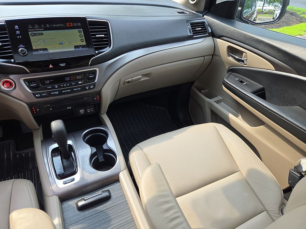 Thumbnail: 2019 Honda Pilot - 9