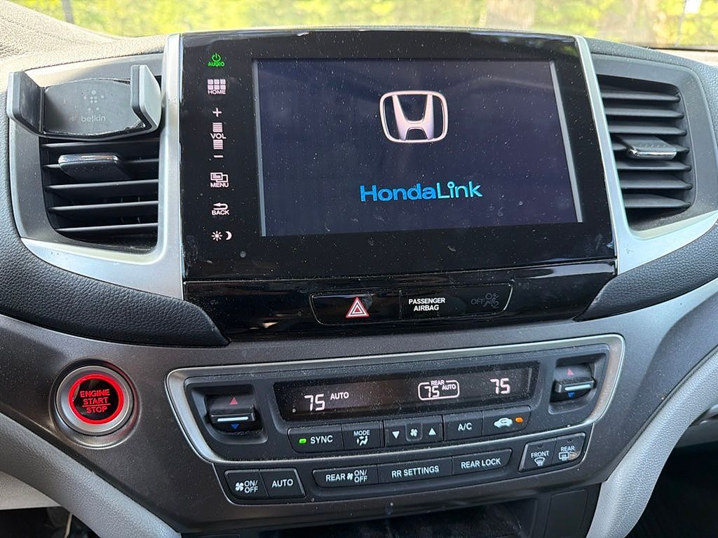Thumbnail: 2016 Honda Pilot - 9