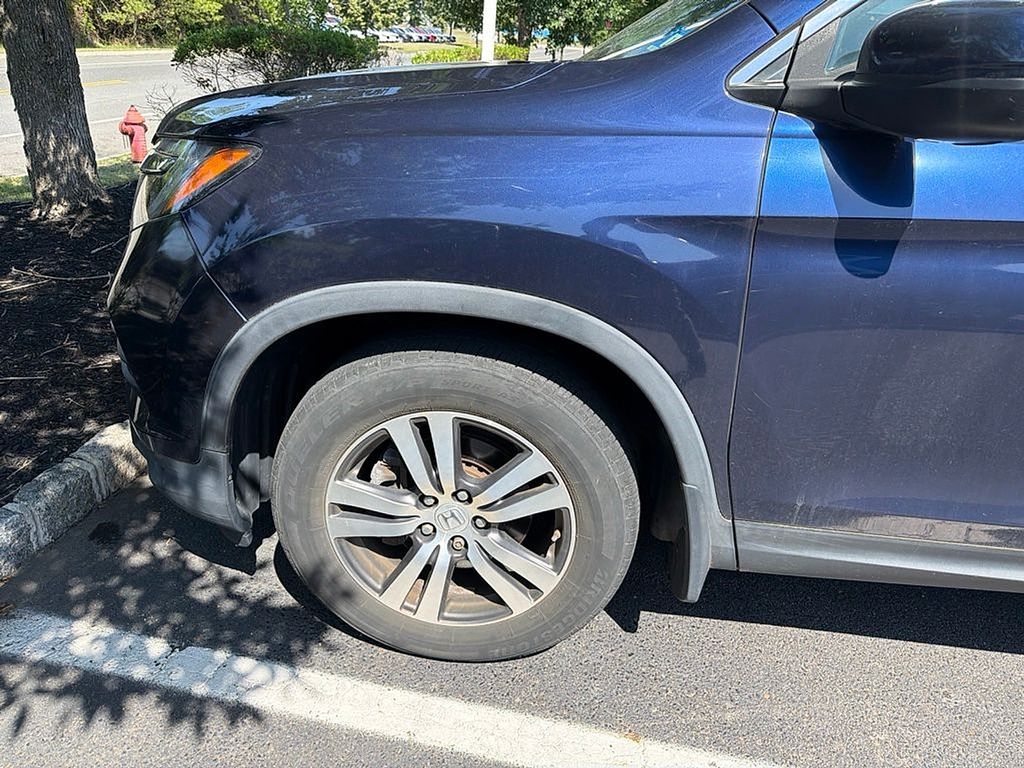 Thumbnail: 2016 Honda Pilot - 17