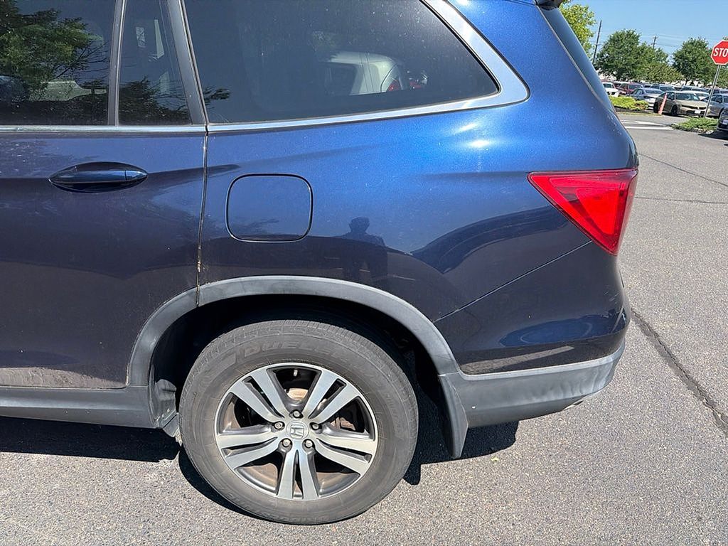 Thumbnail: 2016 Honda Pilot - 16