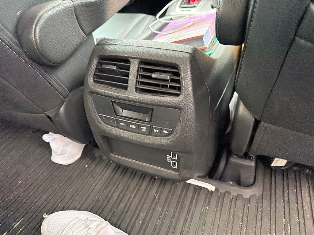 Thumbnail: 2019 Honda Pilot - 16