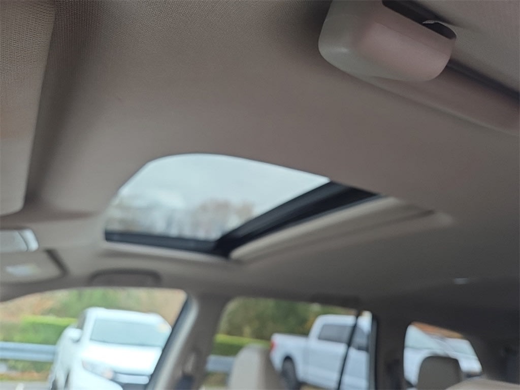 Thumbnail: 2016 Honda Pilot - 18