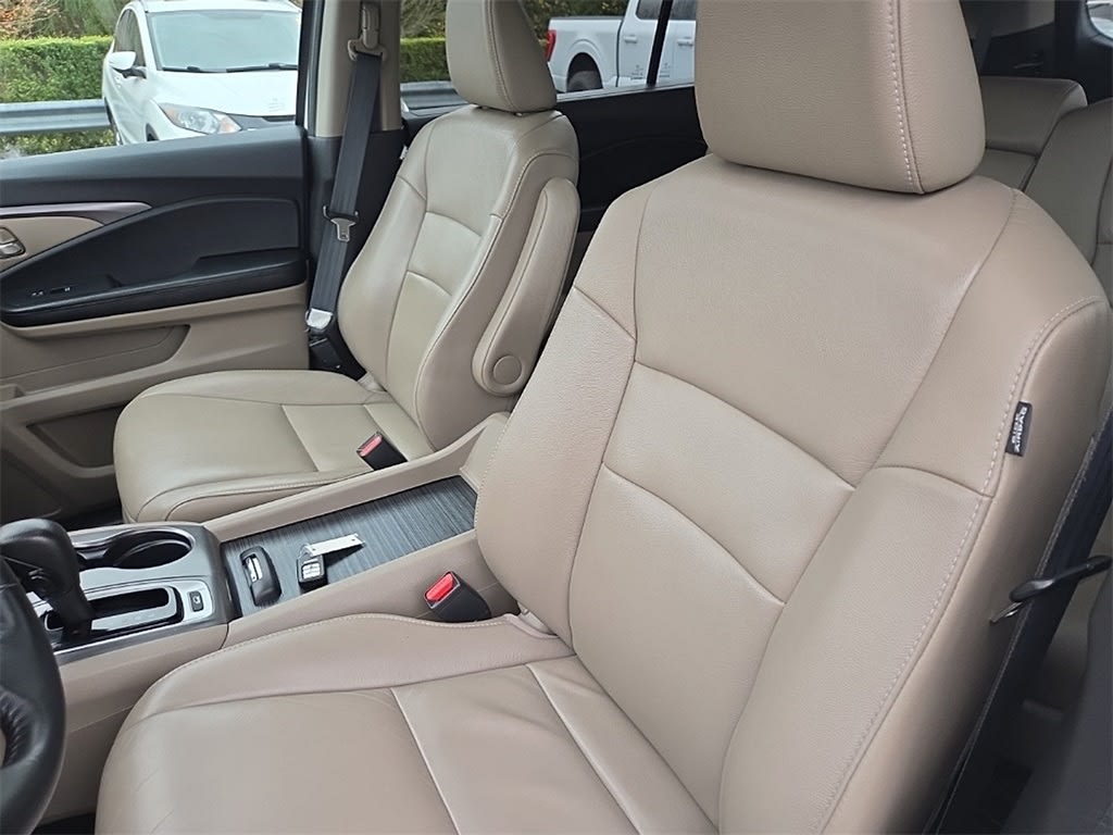 Thumbnail: 2016 Honda Pilot - 8