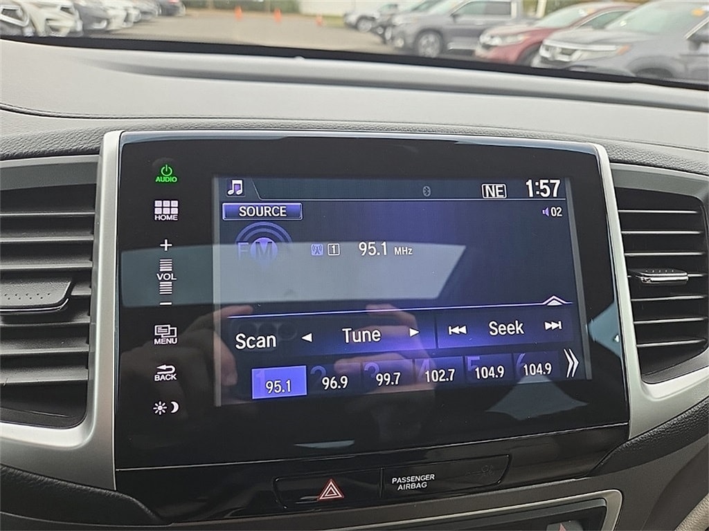 Thumbnail: 2016 Honda Pilot - 10