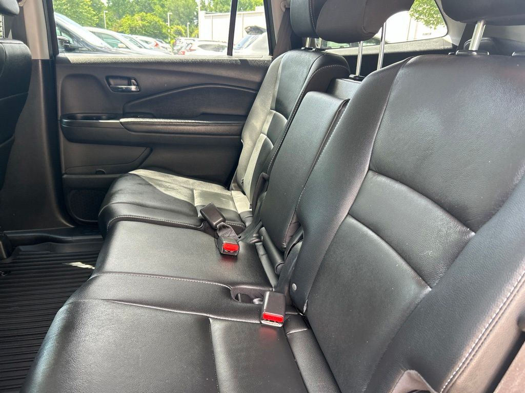 Thumbnail: 2018 Honda Pilot - 18