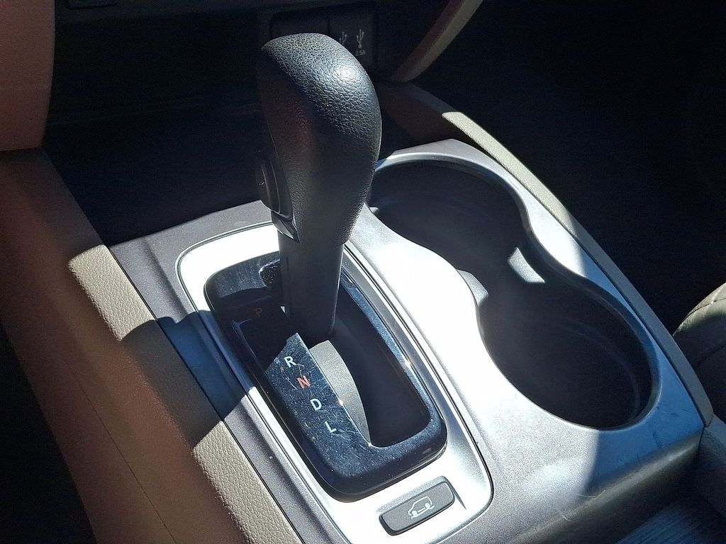 Thumbnail: 2016 Honda Pilot - 11