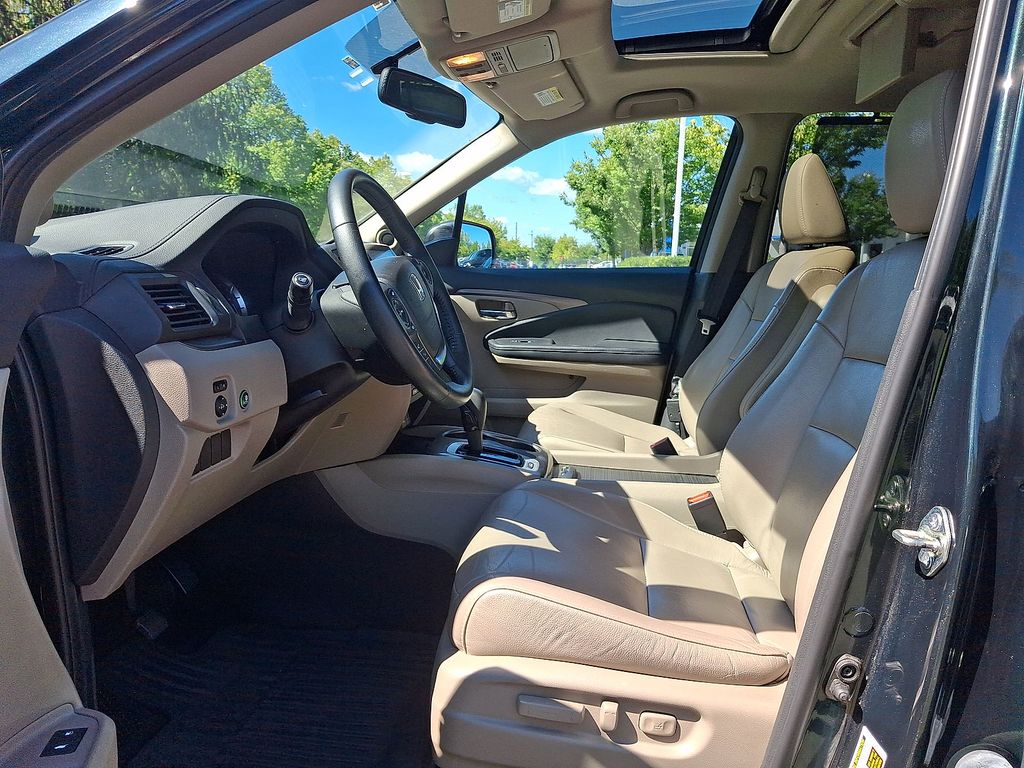Thumbnail: 2016 Honda Pilot - 8