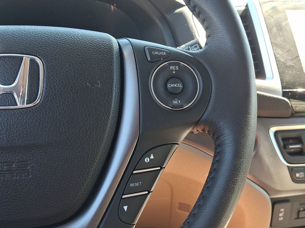 Thumbnail: 2016 Honda Pilot - 21