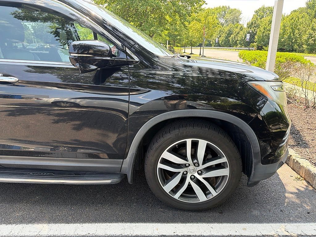 Thumbnail: 2017 Honda Pilot - 7