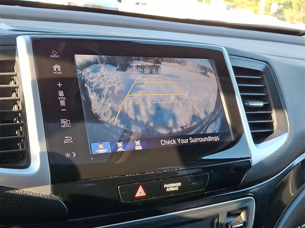 Thumbnail: 2017 Honda Pilot - 19