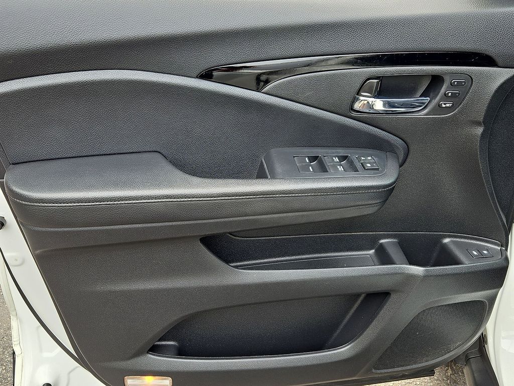 Thumbnail: 2021 Honda Passport - 23