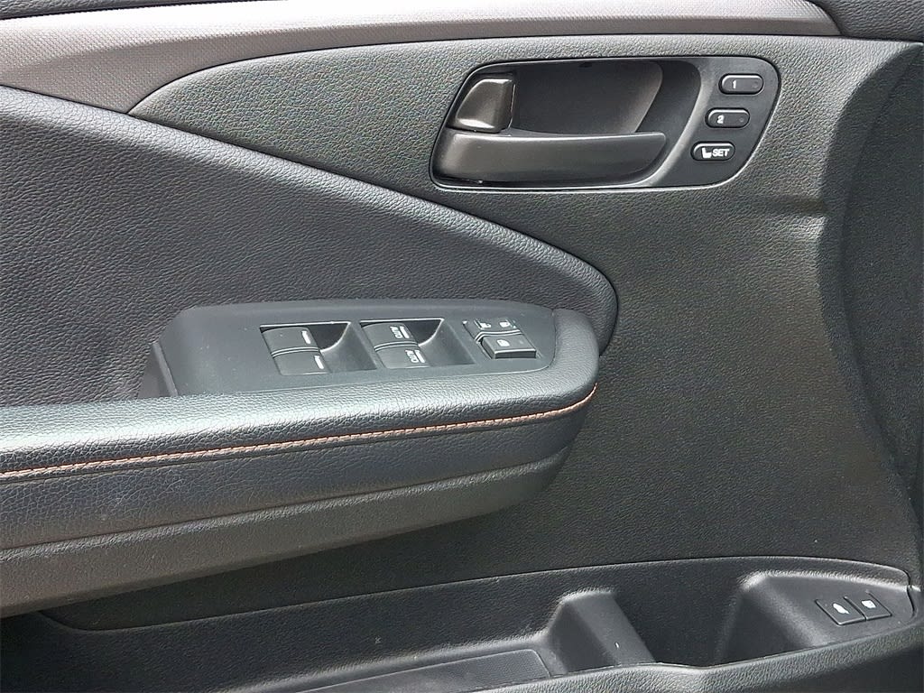 Thumbnail: 2022 Honda Passport - 15