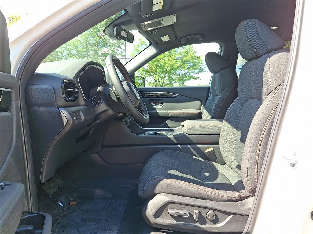 Thumbnail: 2025 Honda Pilot - 8