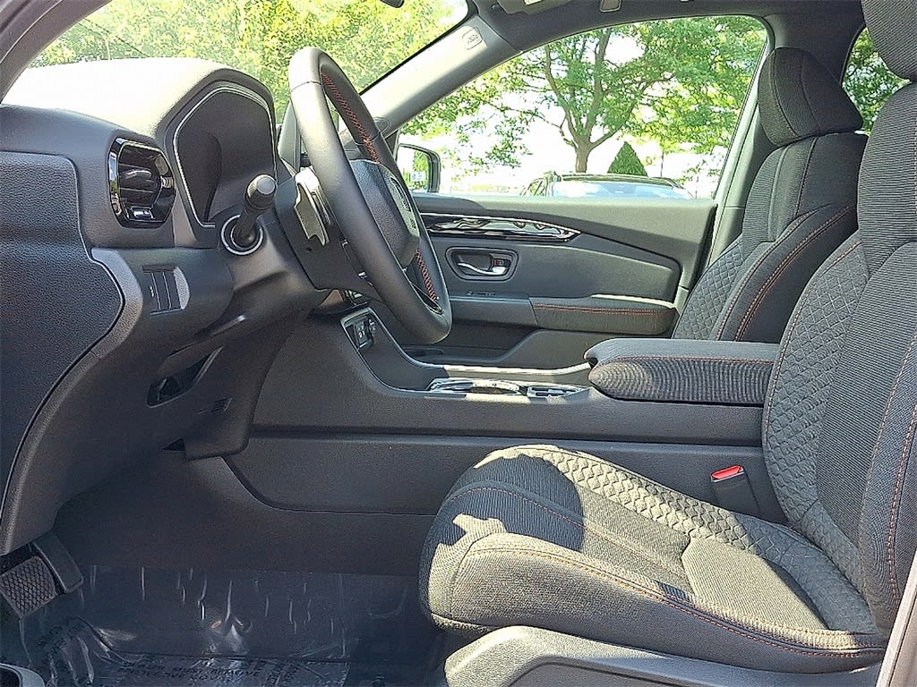 Thumbnail: 2025 Honda Pilot - 9