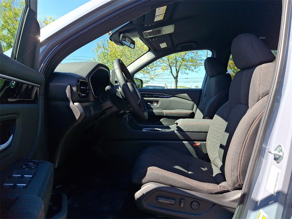 Thumbnail: 2025 Honda Pilot - 7