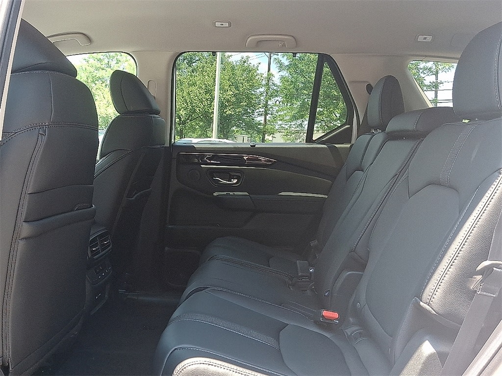 Thumbnail: 2025 Honda Pilot - 11