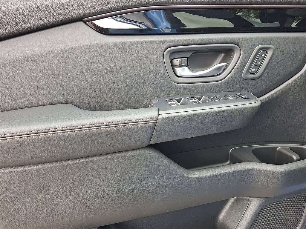 Thumbnail: 2025 Honda Pilot - 15